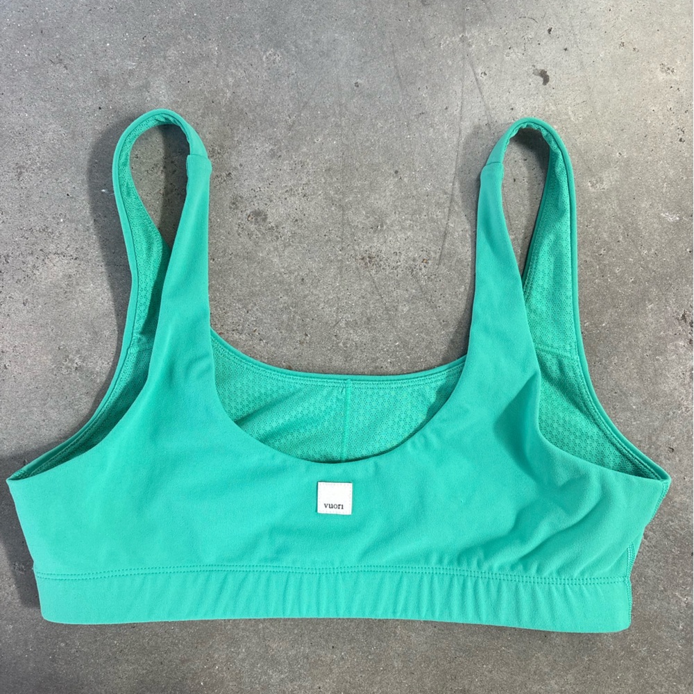 Vuori Green Studio Sports Bra - Medium
